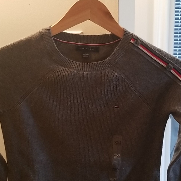 Grey shirt - Picture 2 of 3